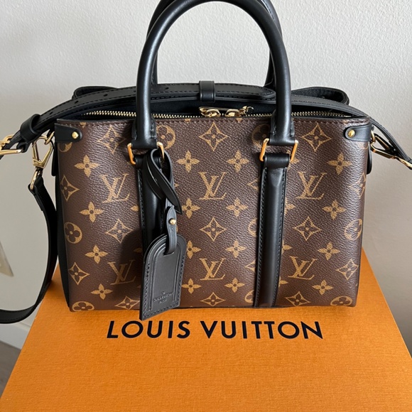 Louis Vuitton Soufflot BB in Black Monogram - Picture 4 of 14